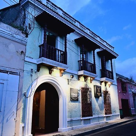 Ricks Hostel Санта Ана Екстериор снимка