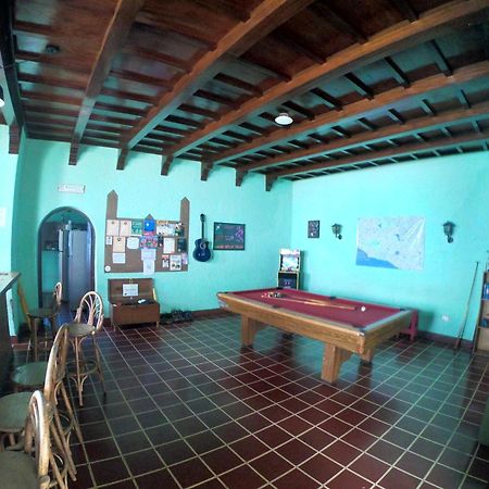 Ricks Hostel Санта Ана Екстериор снимка