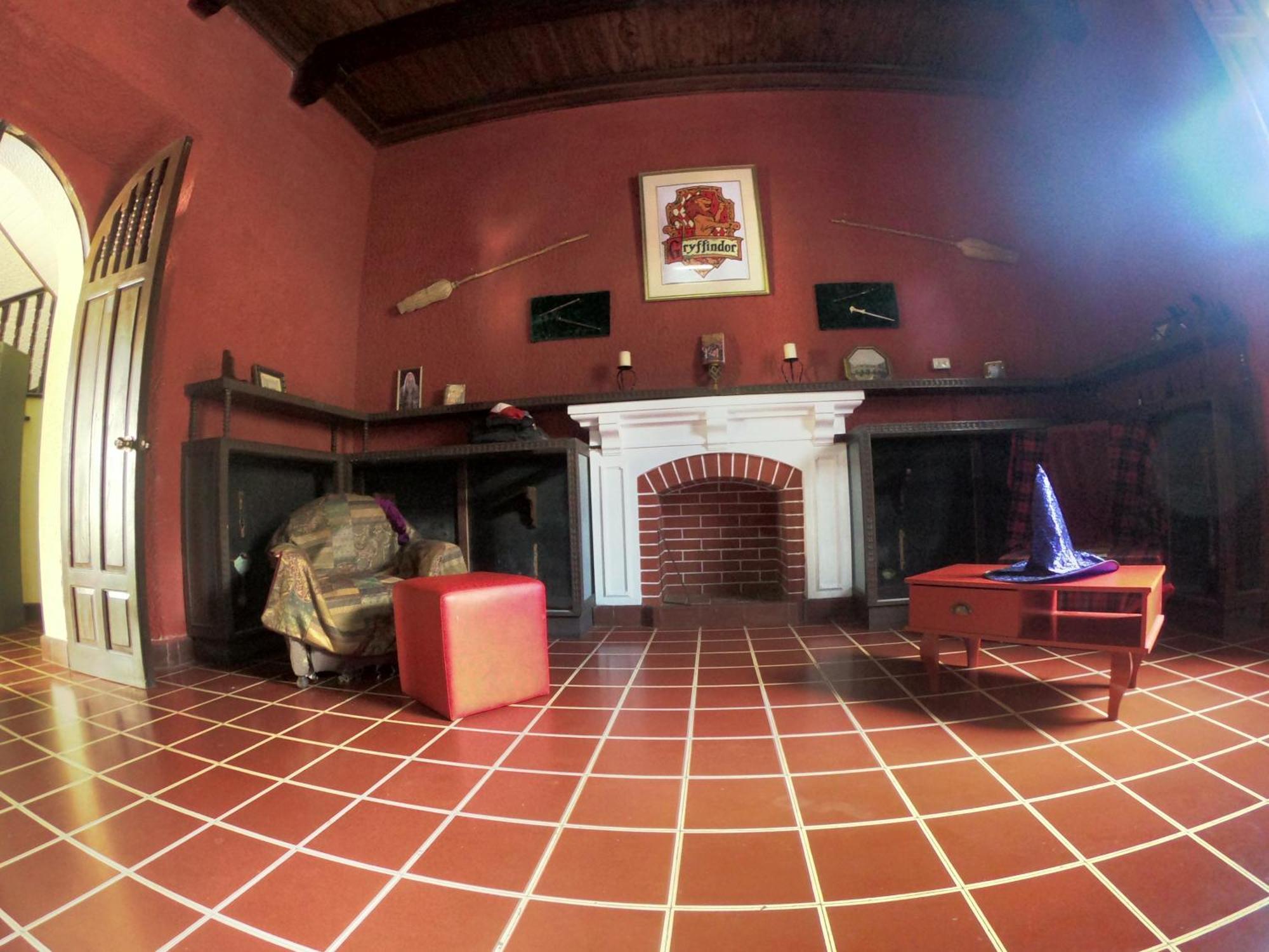 Ricks Hostel Санта Ана Екстериор снимка