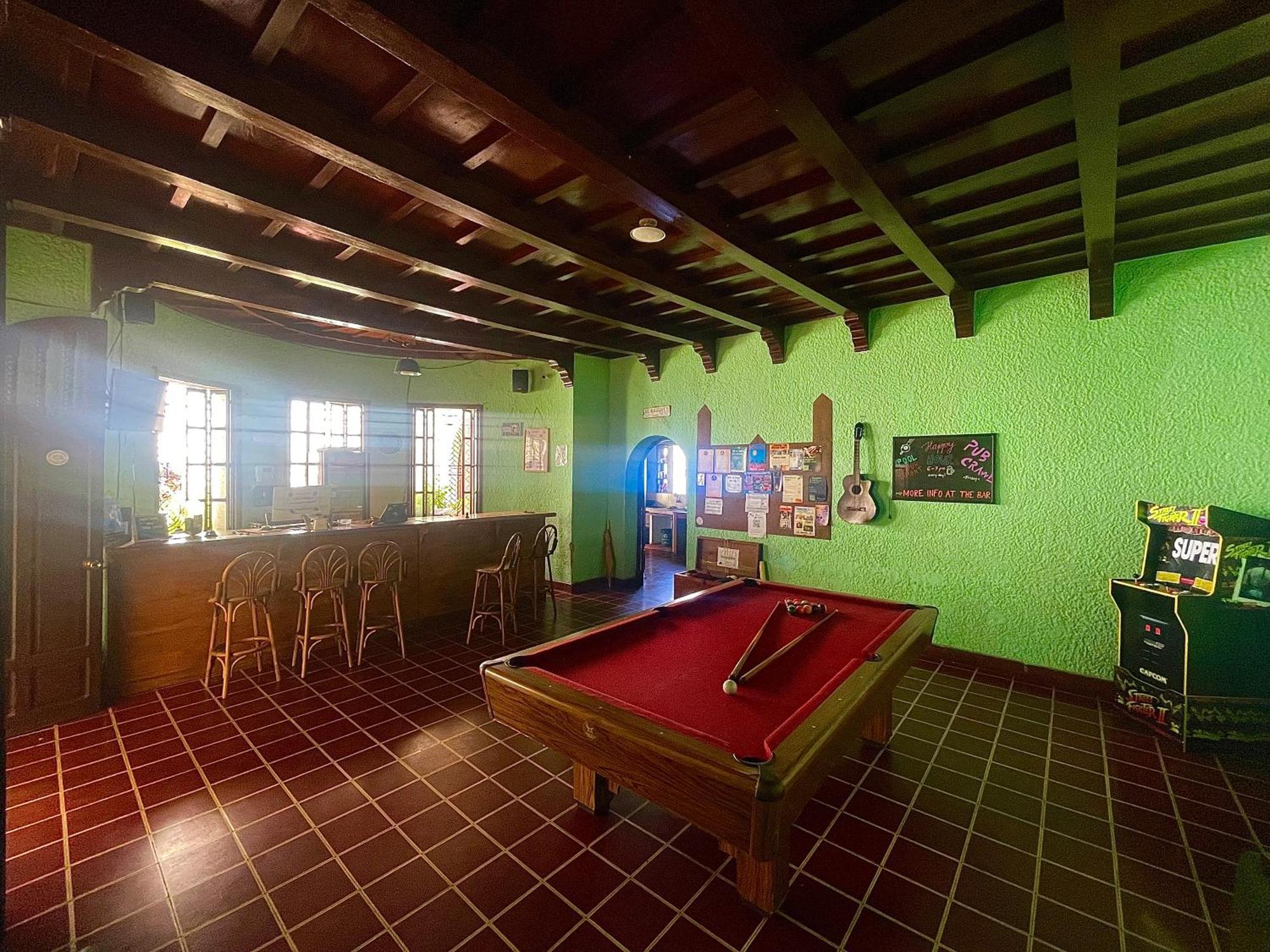 Ricks Hostel Санта Ана Екстериор снимка